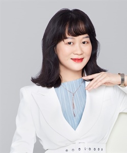 Apple Liu portrait